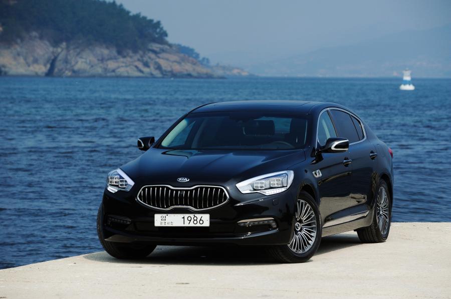  Kia Quoris 2012 года  (фото 33 из 72)